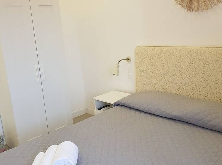 ペンション Little Rose Guest House