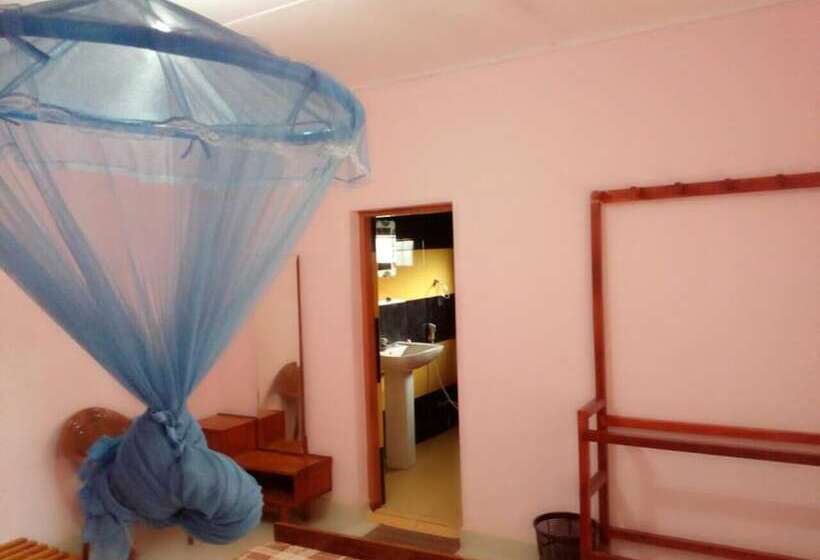 ペンション Lizzie Villa Guest House