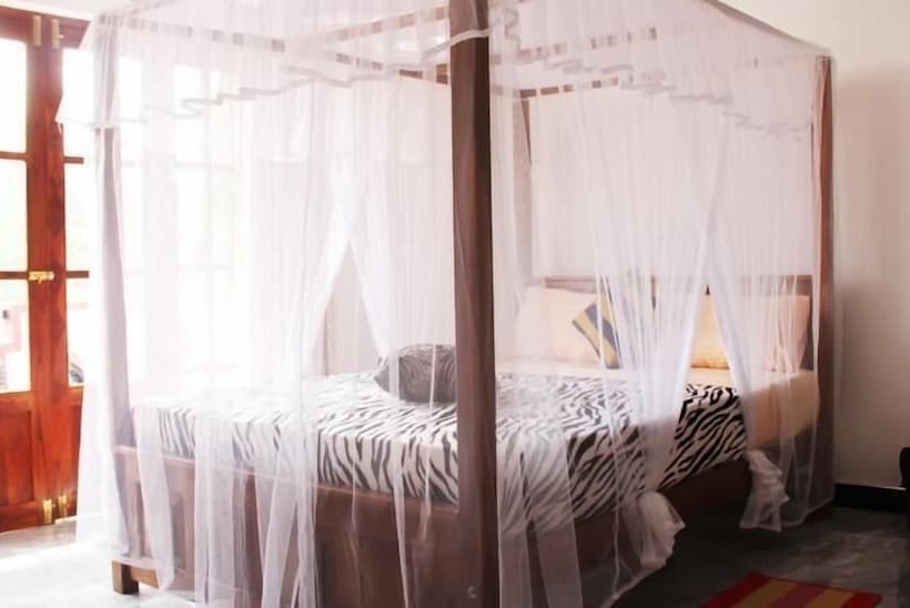 ペンション Lizzie Villa Guest House