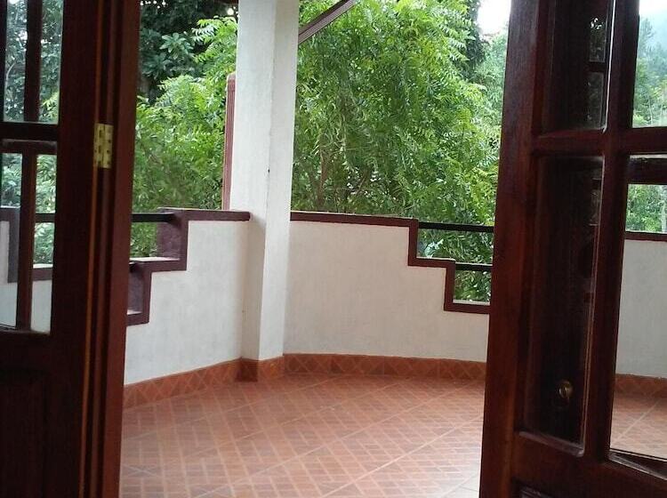 ペンション Lizzie Villa Guest House