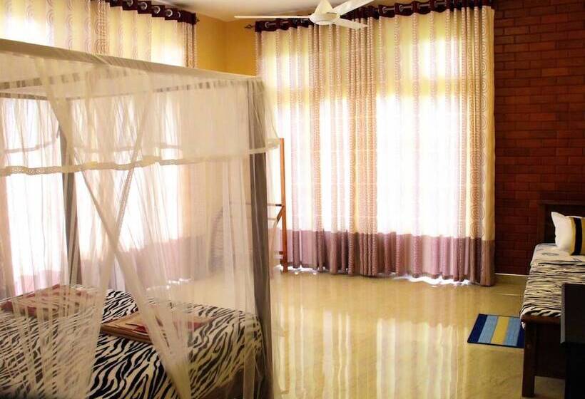 ペンション Lizzie Villa Guest House