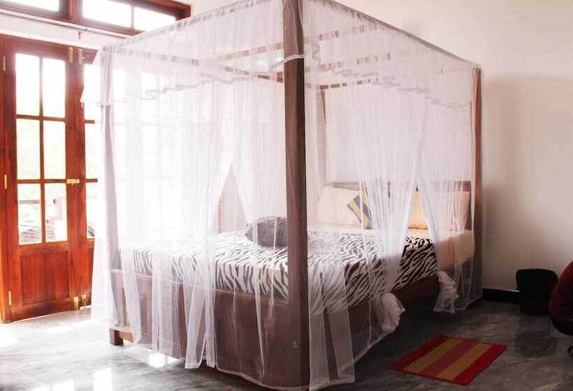 ペンション Lizzie Villa Guest House