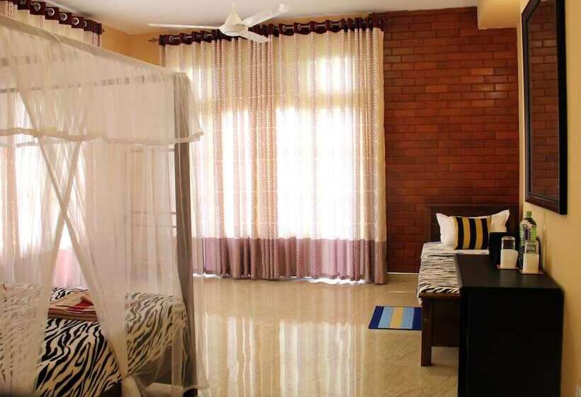 ペンション Lizzie Villa Guest House