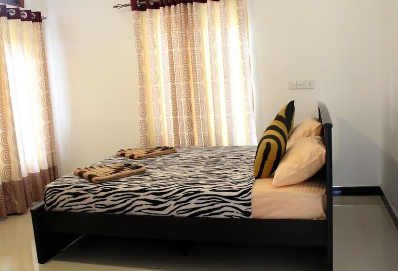 ペンション Lizzie Villa Guest House