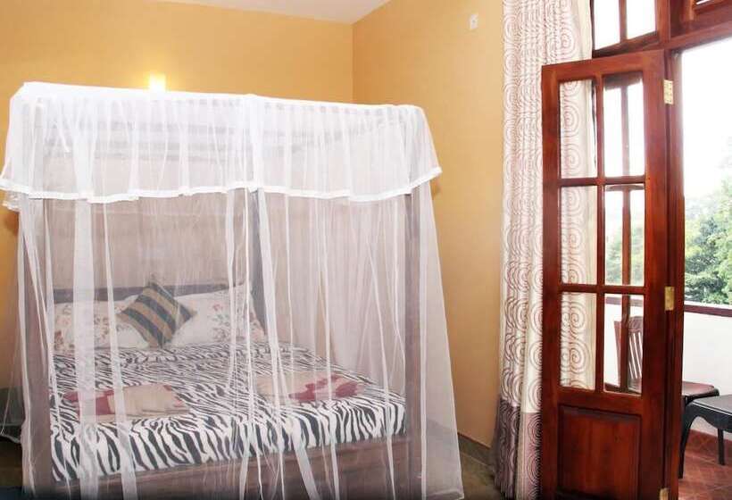 ペンション Lizzie Villa Guest House