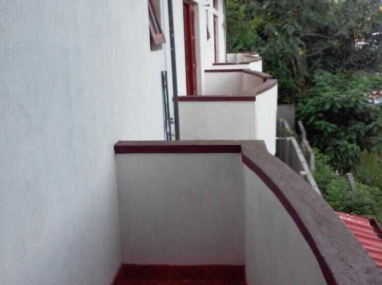 ペンション Lizzie Villa Guest House