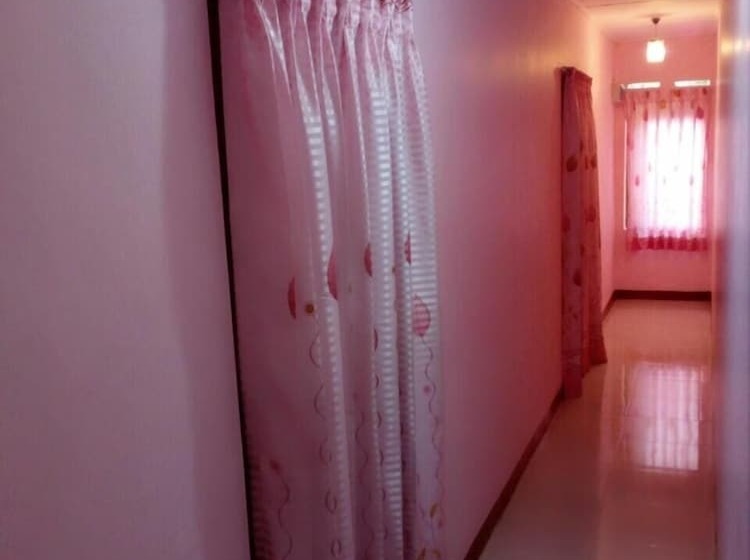 ペンション Lizzie Villa Guest House