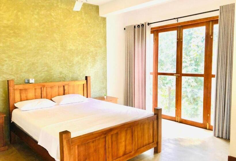 Пансион The River Lodge