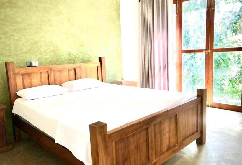 Пансион The River Lodge