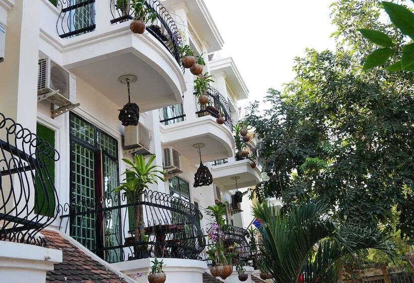 پانسیون Woodrootsbanteaychhmar