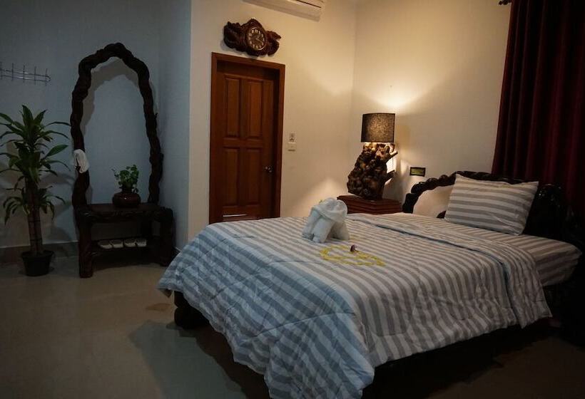 پانسیون Woodrootsbanteaychhmar