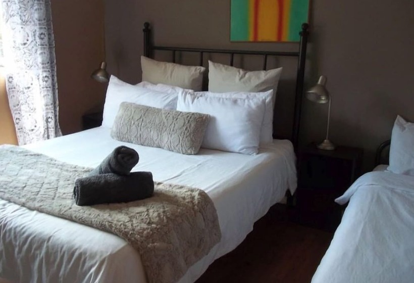 호스텔 Stumble Inn Backpackers Lodge