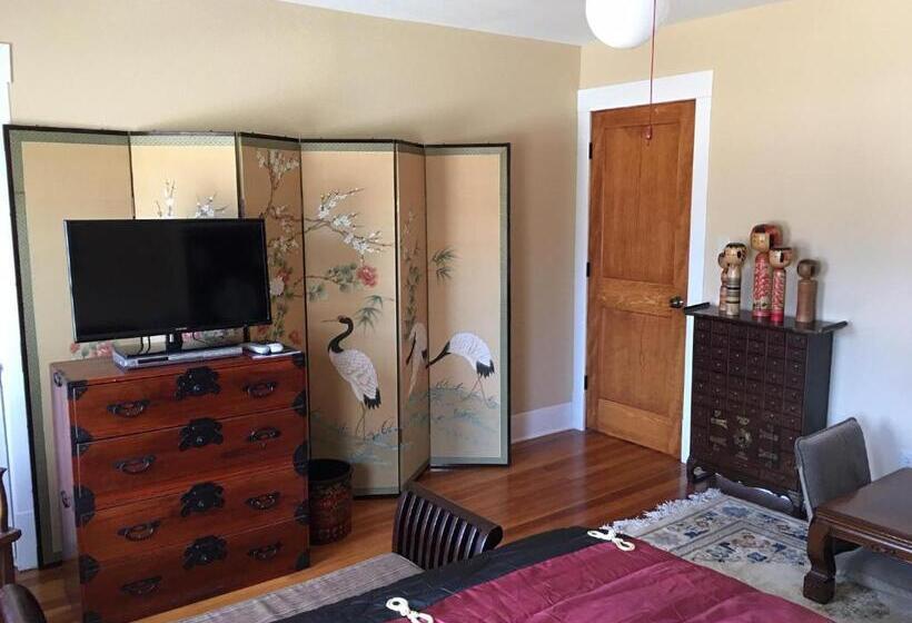 Attwood House Bed And Breakfast Near Manhattan, Ks