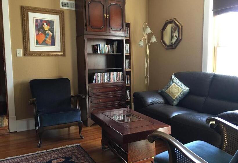 Attwood House Bed And Breakfast Near Manhattan, Ks