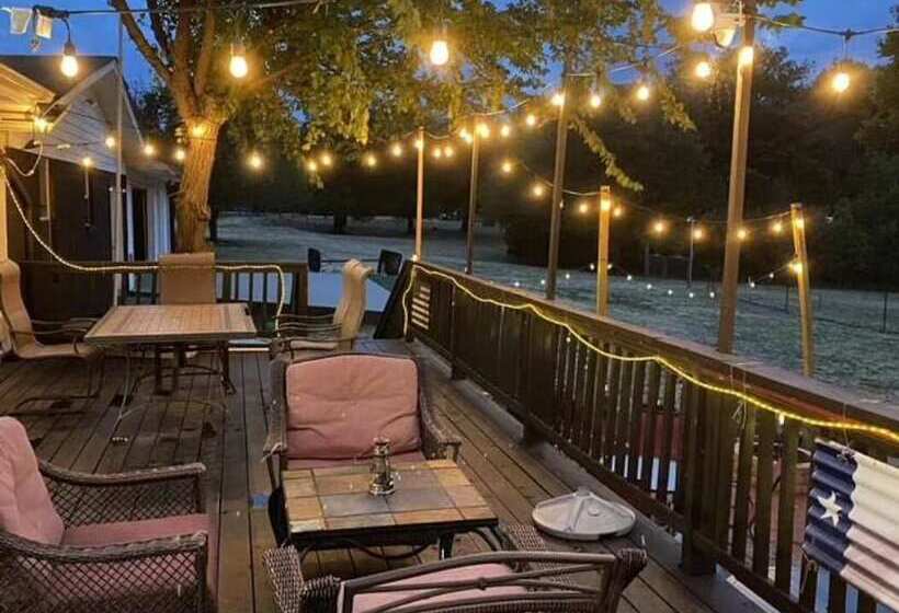 Beautiful Kayewood Waterfront Retreat