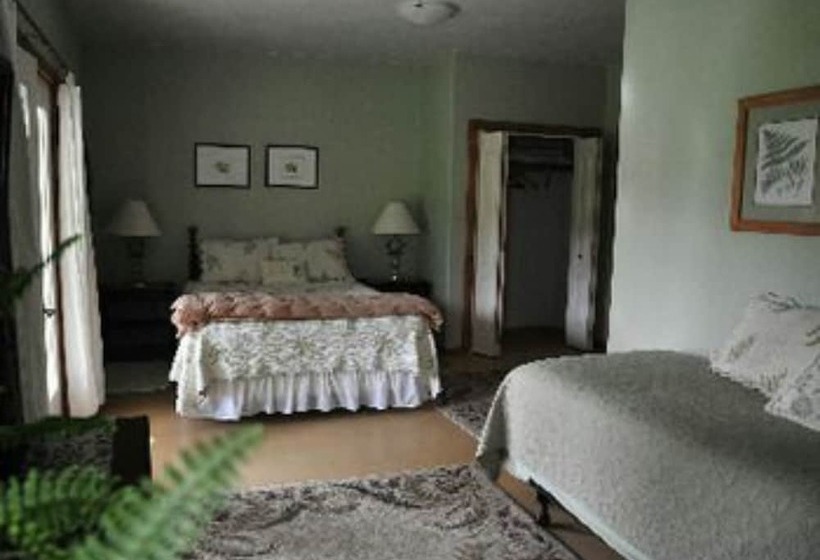 مبيت وإفطار Lucky Mud Inn And Disc Golf Resort