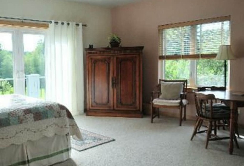 مبيت وإفطار Lucky Mud Inn And Disc Golf Resort