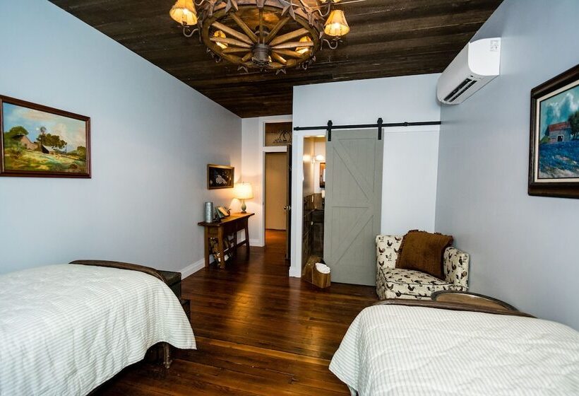 ベッドアンドブレックファースト The Emma Grace