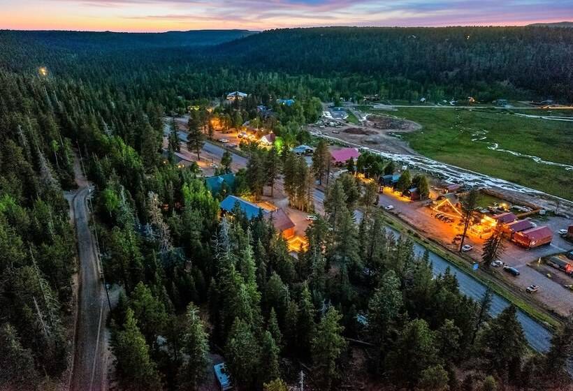 Duck Creek Village Inn