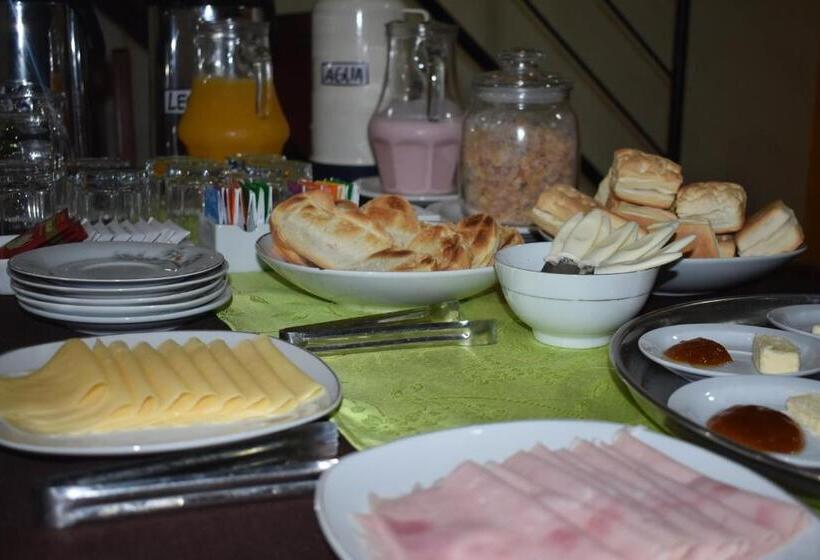 Хостел Benitez Hosteria