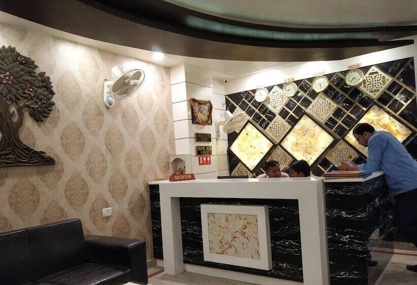 هتل Aadesh Palace