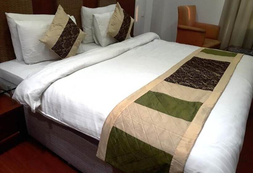 בית מלון כפרי Aerocity Golden