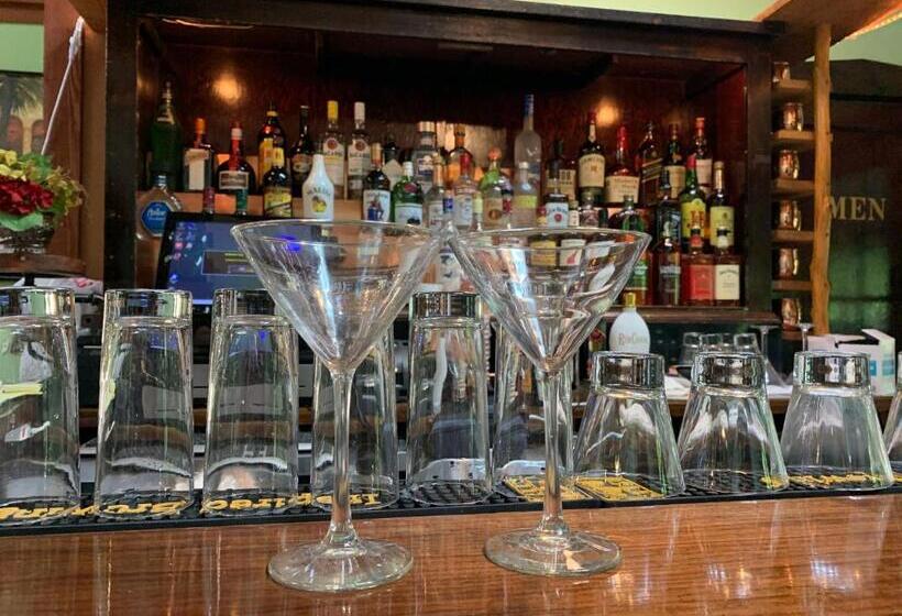 호텔 Gordon Beach Inn