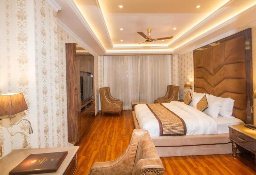 Отель Grand Him Queen Ac Centralized