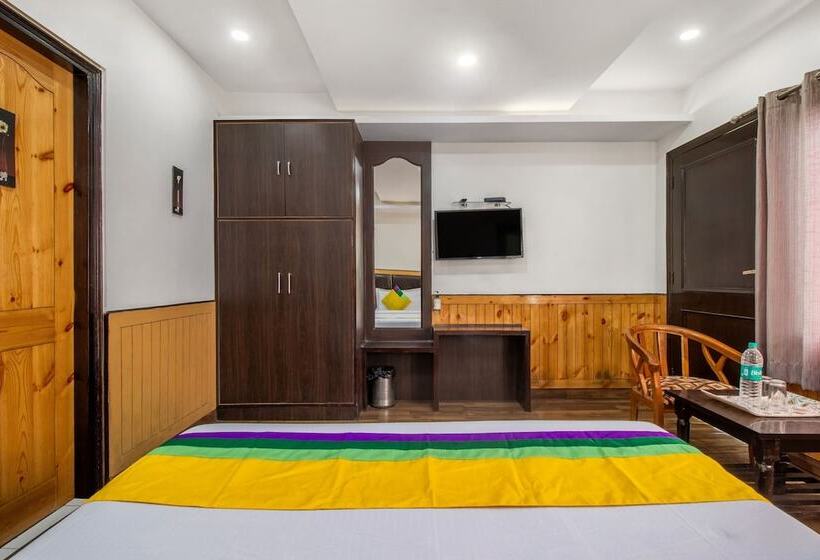 Itsy Hotels Avantika With Forest View