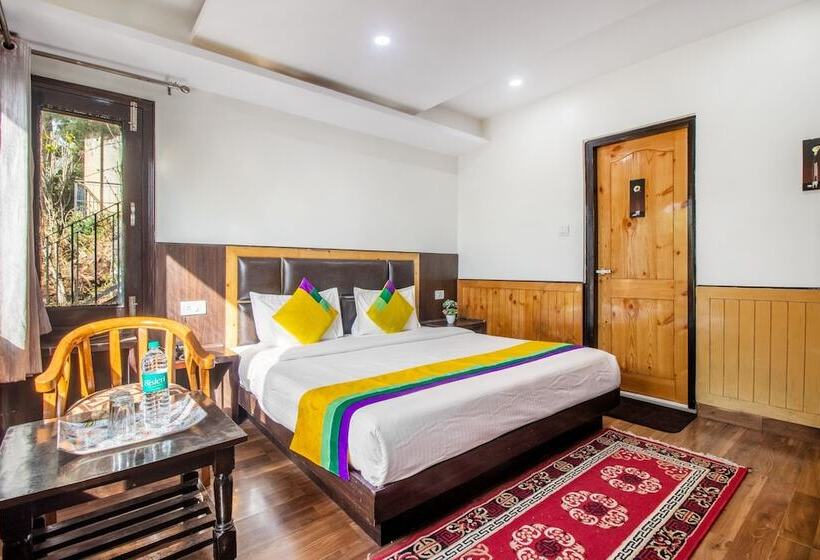 Itsy Hotels Avantika With Forest View