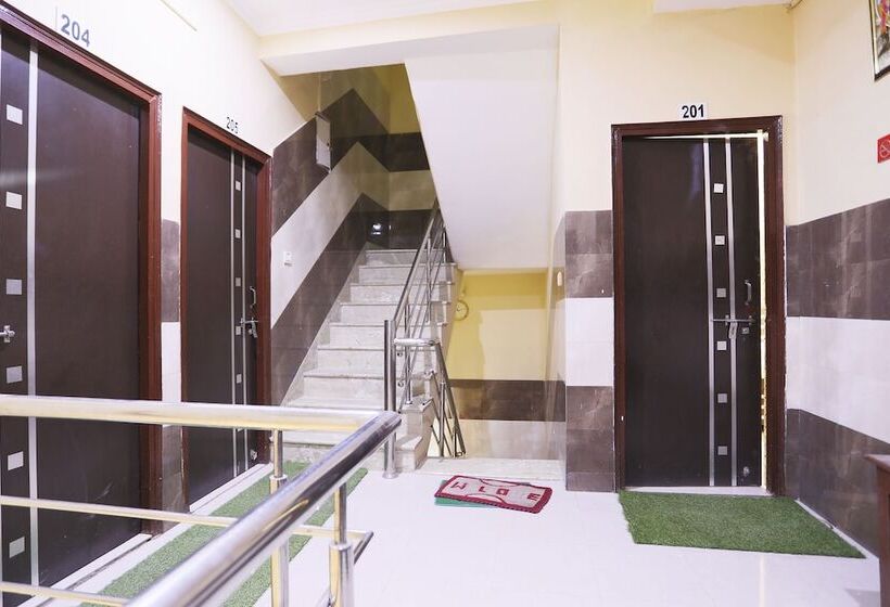 ホテル Kanchan Palace By Oyo Rooms