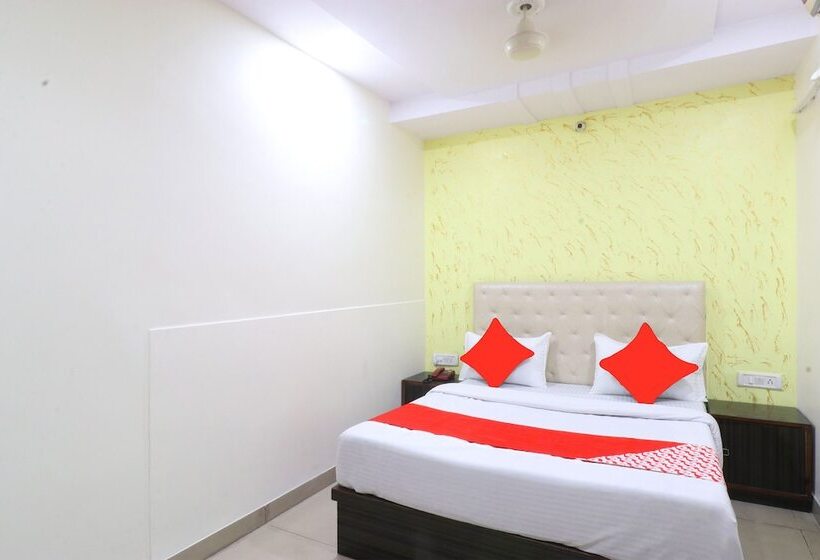Отель Kirandeep By Oyo Rooms