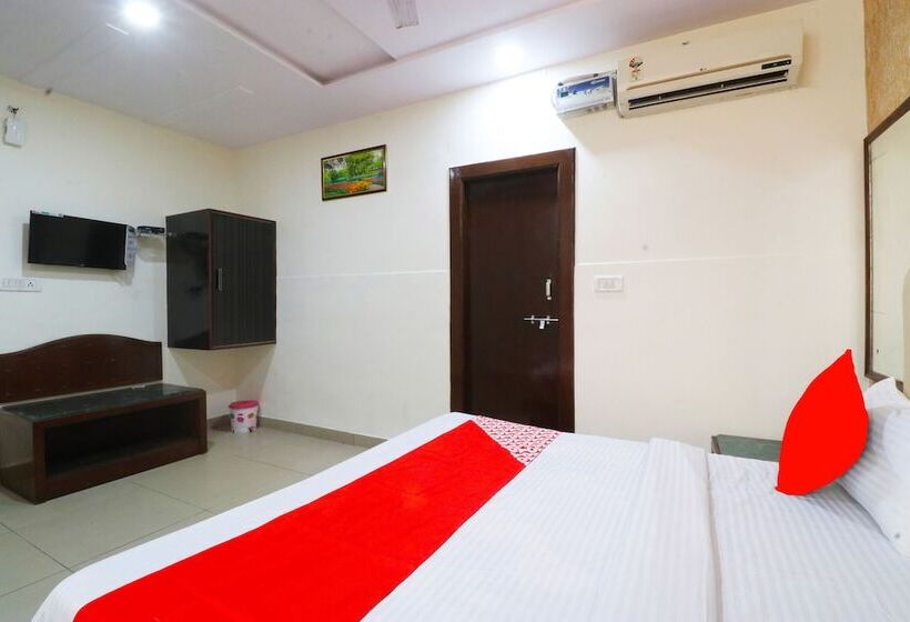 Отель Kirandeep By Oyo Rooms