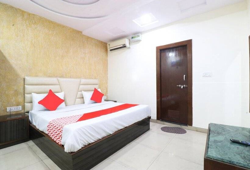 Отель Kirandeep By Oyo Rooms