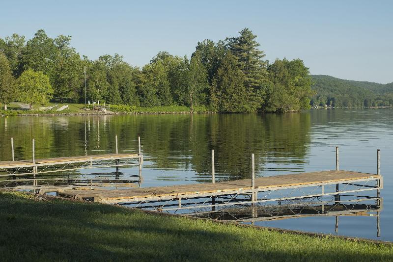 호텔 Lake Bomoseen Lodge