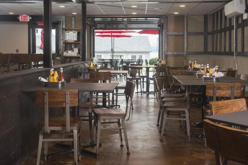 호텔 Lake Bomoseen Lodge