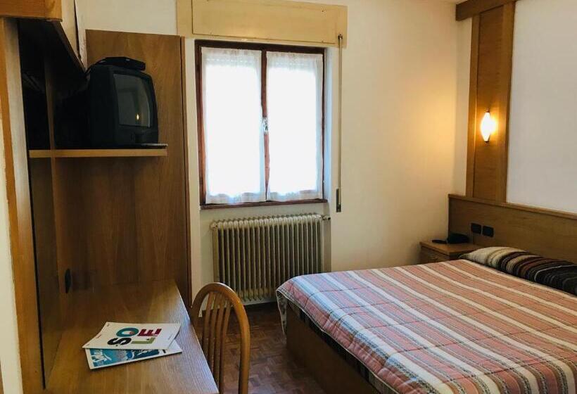 בית מלון כפרי Santoni