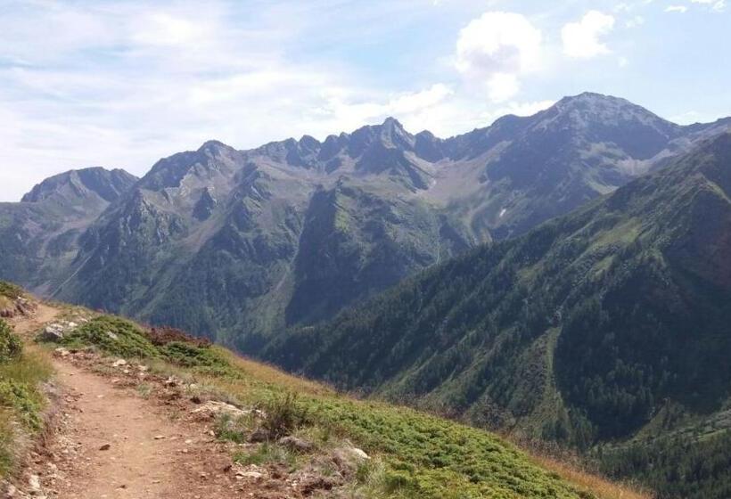 בית מלון כפרי Santoni