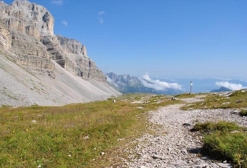 בית מלון כפרי Santoni