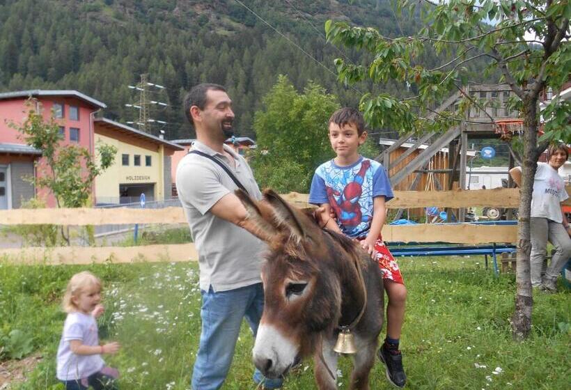 בית מלון כפרי Santoni