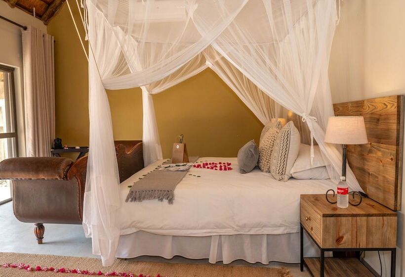 Отель Tomo Safari Lodge