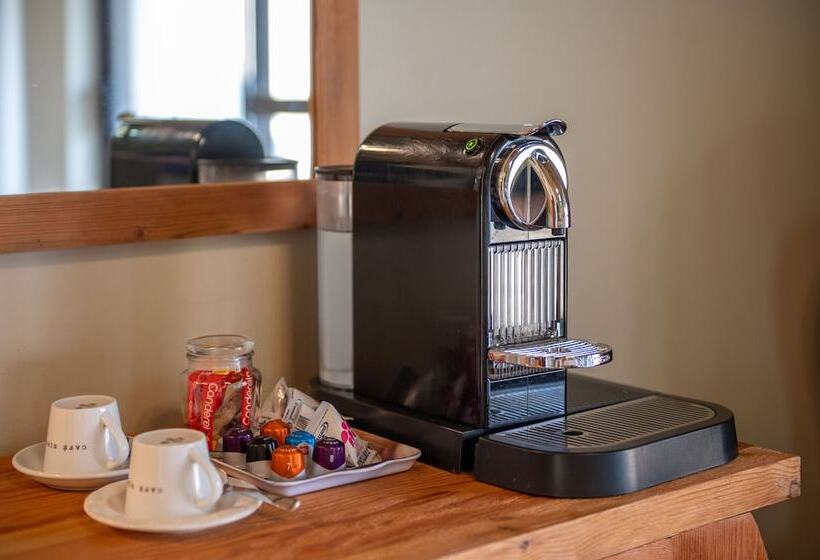 Отель Tomo Safari Lodge