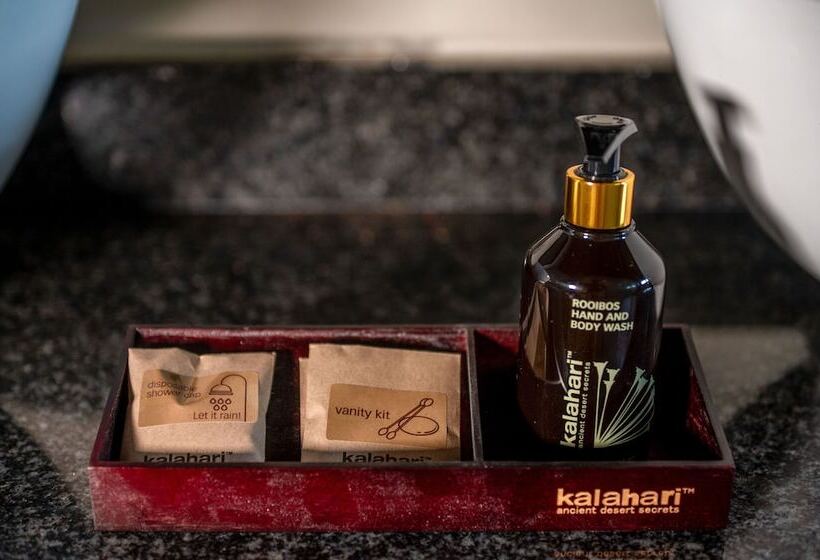 Отель Tomo Safari Lodge