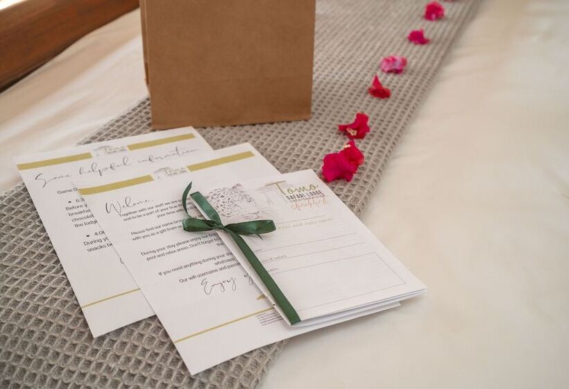 Отель Tomo Safari Lodge