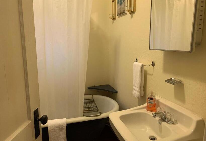 Historic Whiting Hotel Suites