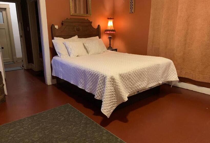 Historic Whiting Hotel Suites