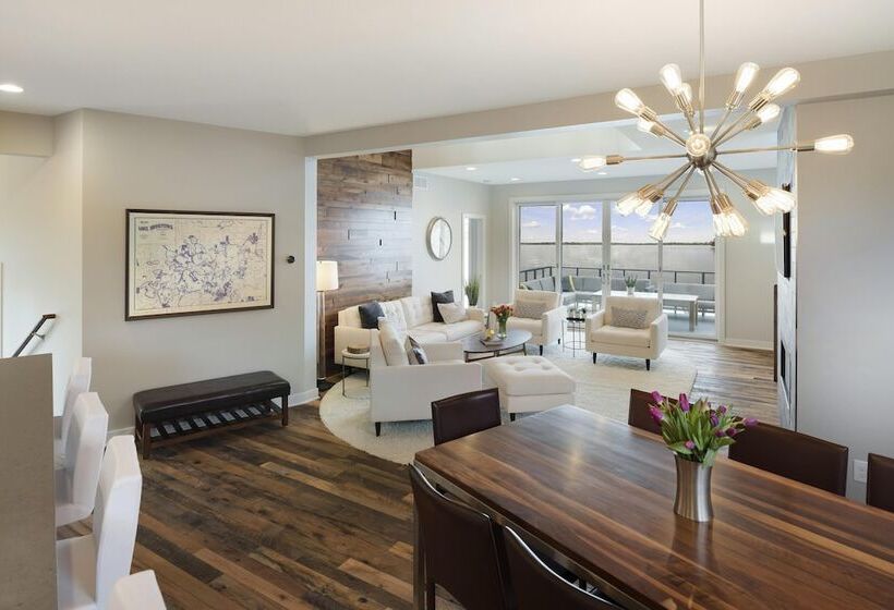 Lakefront Luxury