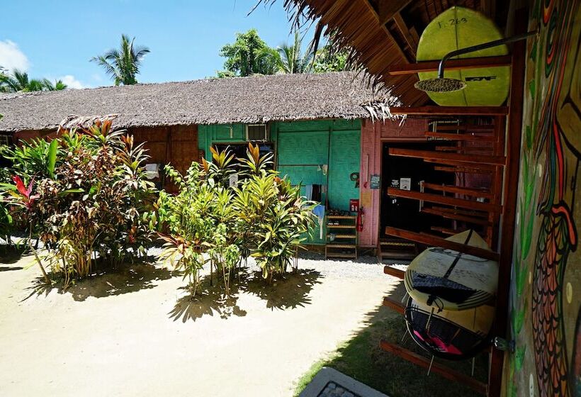 Mad Monkey Hostel Siargao
