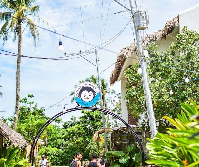 Mad Monkey Hostel Siargao