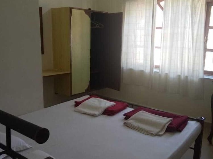 פנסיון Diakon Holidays